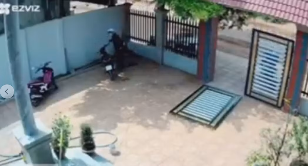 Video: Pha cong sat, trom xe may, khi bi phat hien thi tan cong chu nha