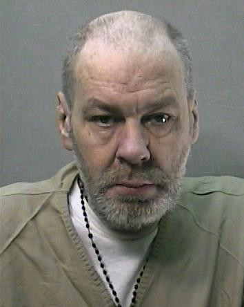 Rùng rợn hơn, gã cho thi thể nạn nhân vào trong cốp xe rồi đưa đến bãi phế liệu để người ta nghiền nát chúng, phi tang bằng chứng phạm tội.