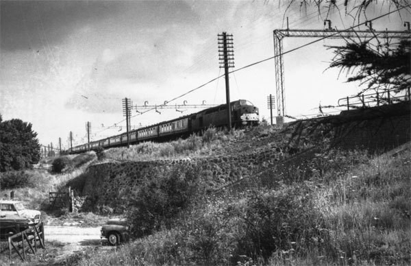 Vào ngày 8/8/1963, dư luận Anh và thế giới rúng động khi xảy ra một vụ cướp tàu nguy hiểm. Thủ phạm gây ra vụ việc này là một băng cướp gồm 15 người do Bruce Reynolds cầm đầu.