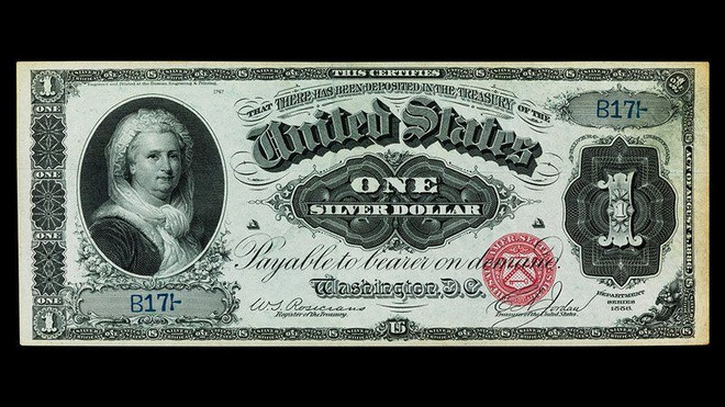 Theo The Conversation, Martha Washington (phu nhân của cố Tổng thống George Washington), là phụ nữ đầu tiên xuất hiện trên đồng tiền của nước Mỹ. Cụ thể, hình ảnh của bà xuất hiện trên tờ 1 USD năm 1886. Đến năm 1957, tờ tiền này bị ngừng sản xuất. Ảnh: Le Balcon.