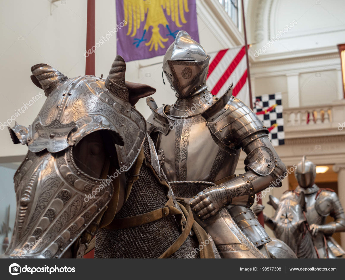 Do bộ áo giáp che kín toàn bộ cơ thể nên chúng thường nặng khoảng 50 - 60 kg.