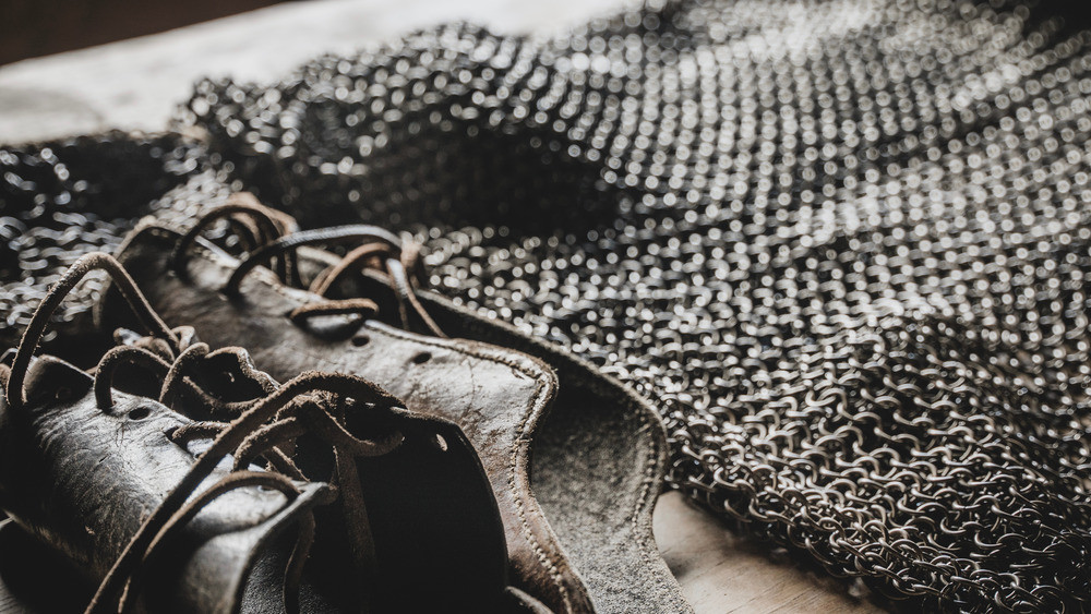 Do đó, họ đều phải luyện tập thể lực, cách chiến đấu và sử dụng nhiều loại vũ khí mỗi ngày.