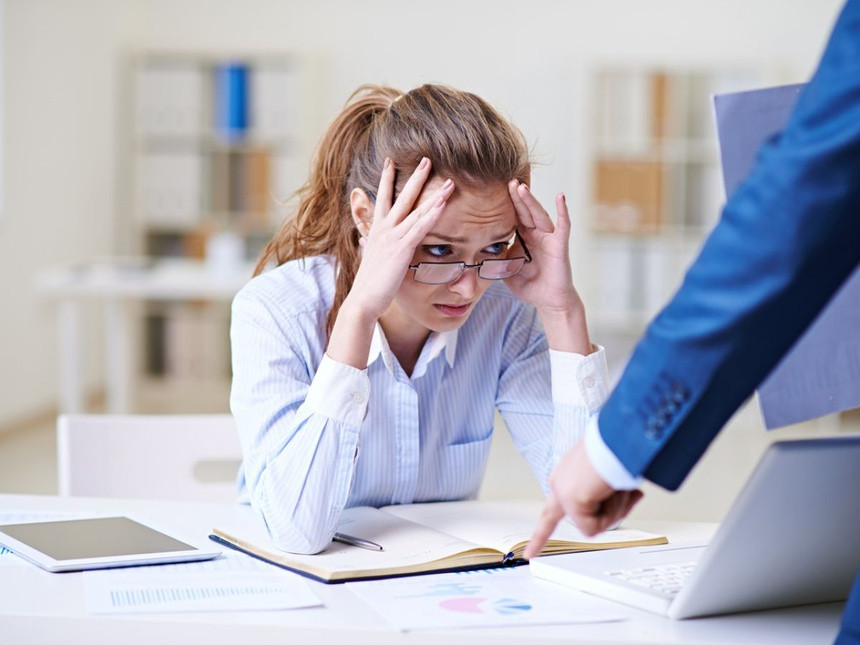 5. Chối bỏ sai lầm: Sai lầm là điều không tránh khỏi, con người không thể kiểm soát mọi tình huống có thể xảy ra trong cuộc sống. Người thông minh luôn hiểu rằng sai lầm là bài học lớn, nhắc nhở và giúp chúng ta hiểu thêm về bản thân và môi trường xung quanh. Họ thường học hỏi từ những sai lầm và tìm cách để khắc phục, ngăn chặn những tình huống tương tự. Ảnh: Parents.