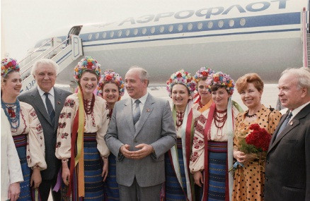 Ông Gorbachev tham gia một hoạt động ở Kiev.