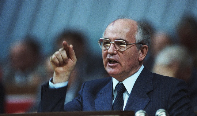 Nhà lãnh đạo Liên Xô Mikhail Gorbachev có bài phát biểu năm 1973.