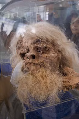 Theo các chuyên gia, sở dĩ xác ướp "người muối" không có dấu hiệu bị phân hủy là nhờ được bảo quản trong môi trường khô và mặn của khu mỏ Chehrabad.