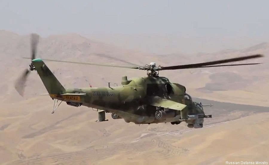 Hai nữ phi công Galina và Ludmila chuẩn bị cho sứ mệnh trên từ mùa hè năm 1975. Để Mi-24 bay nhanh hơn, họ loại bỏ toàn bộ vũ khí trên trực thăng để giảm trọng lượng.