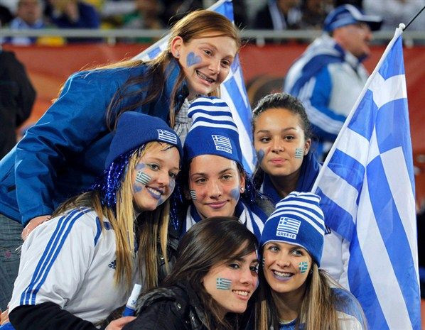 Thêm nữa, tiếng Hy Lạp được sử dụng tại quốc gia này trong hơn 3.000 năm qua. Vì vậy, nó trở thành một trong những ngôn ngữ lâu đời nhất châu Âu.