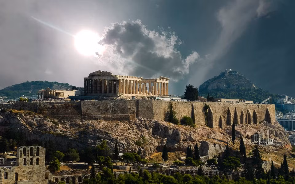 Hy Lạp hấp dẫn du khách bởi nhiều địa điểm văn hóa - lịch sử cũng như những sự thú vị về quốc gia này không phải nơi đâu cũng có.