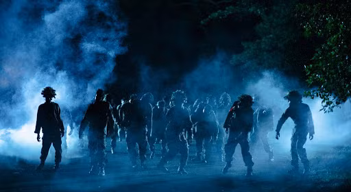 Theo nghiên cứu của các chuyên gia, đại dịch xác sống là một dịch bệnh có tốc độ lây lan nhanh, nhất là những khu vực đông dân cư khi tận thế diễn ra.