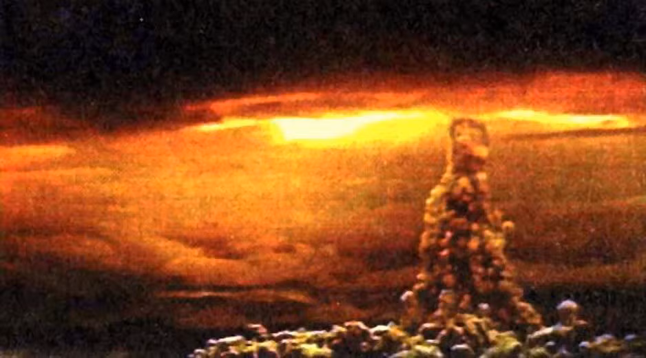 Đám mây hình nấm nhanh chóng lan ra khu vực có bán kính rộng hơn 90 km.