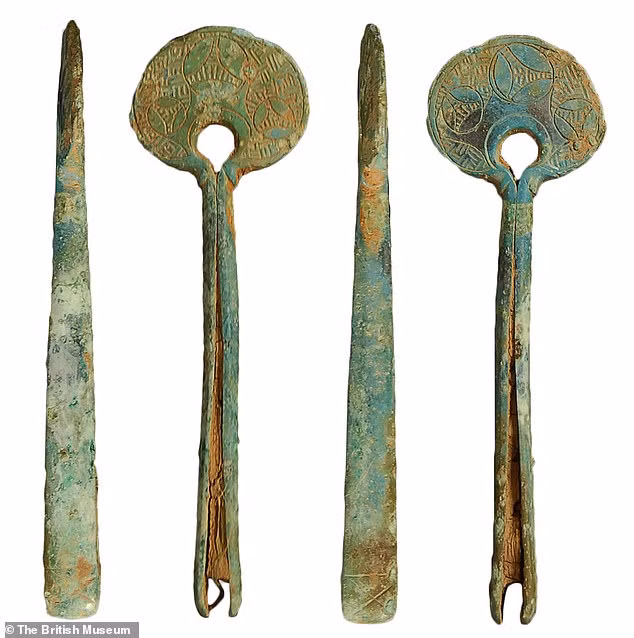 Cổ vật thời đồ Sắt bị hoen rỉ do tác động của năm tháng và điều kiện môi trường.