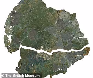 Những mảnh vỡ của một chiếc gương thời đồ Sắt được tìm thấy ở miền Nam nước Anh.