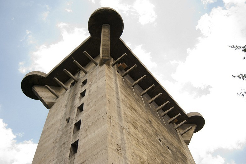 Dù những tháp pháo phòng không của Hitler có nhiều ưu điểm nhưng vẫn không thể giúp Đức quốc xã bảo vệ Berlin trước các cuộc tấn công của quân Đồng minh năm 1945.