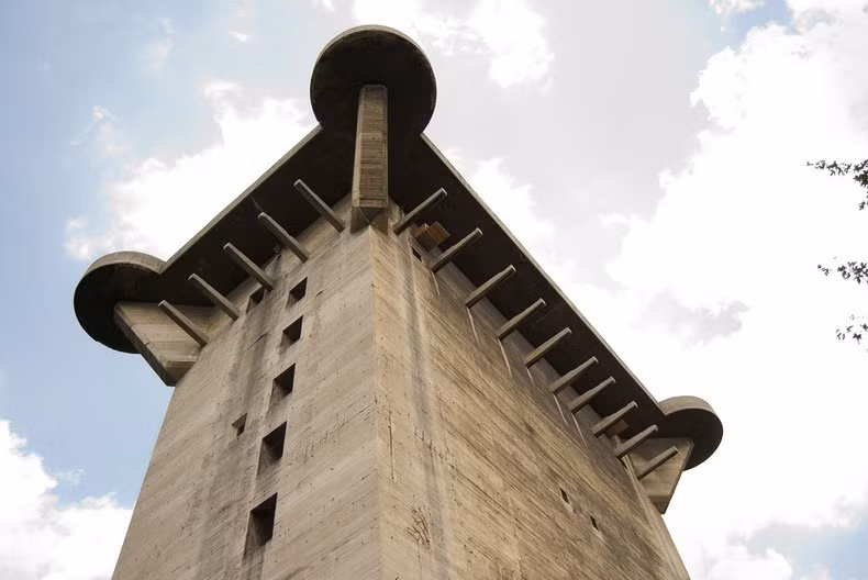 Dù những tháp pháo phòng không của Hitler có nhiều ưu điểm nhưng vẫn không thể giúp Đức quốc xã bảo vệ Berlin trước các cuộc tấn công của quân Đồng minh năm 1945.