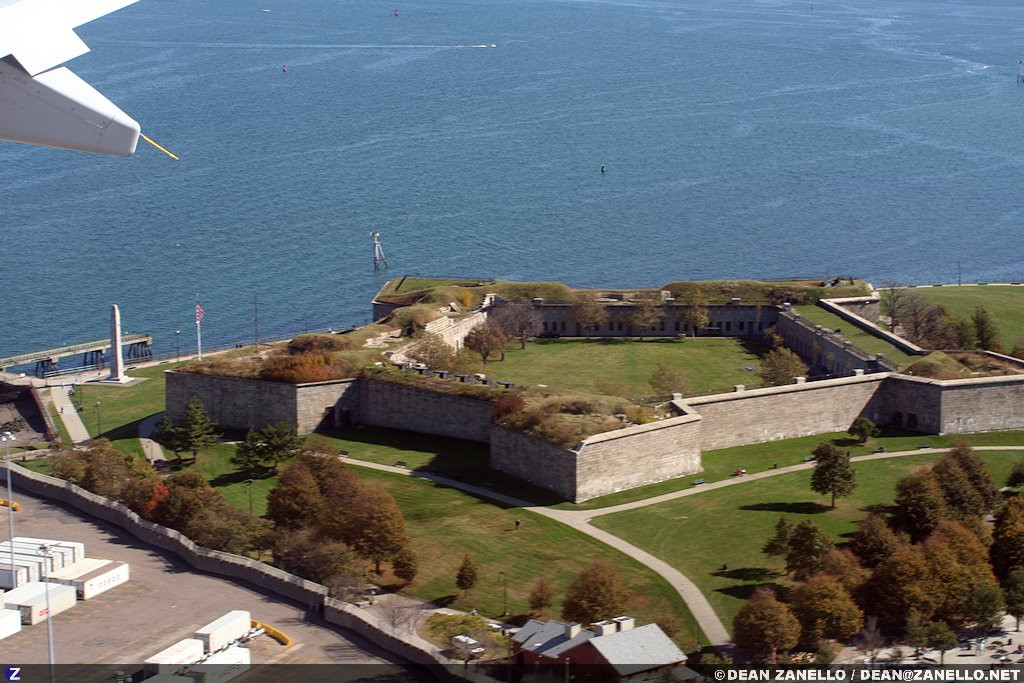 Trong suốt nhiều thập kỷ sau khi hoàn tất quá trình xây dựng, pháo đài được sử dụng vào mục đích quân sự. Trong số này có 2 cuộc chiến có thương vong lớn nhất lịch sử là Chiến tranh thế giới 1 và Thế chiến 2.