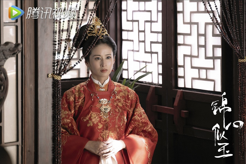 Dĩnh Nhi vai Nguyên Nương: Nữ diễn viên Dĩnh Nhi sinh năm 1988, từng nổi tiếng với các tác phẩm như Thư kiếm ân cừu lục (2009), Tiểu Lý phi đao, Thiên sơn mộ tuyết (2011), Họa bì: Yêu không hối tiếc. Trong phim cô vào vai người vợ cả Nguyên Nương. Nàng từng giúp đỡ Từ Lệnh Nghi chống đỡ gia tộc vượt qua giai đoạn khó khăn do đó bị sinh non, sức khỏe giảm sút. Khi thấy mình không còn sống được lâu nữa, Nguyên Nương lên kế hoạch để em gái Thập Nhất Nương trở thành vợ kế, giúp nàng bảo vệ con trai Truân Ca.