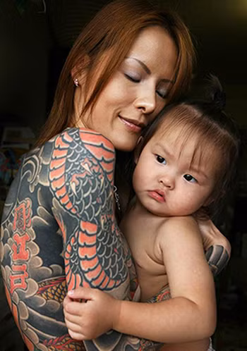 Hiện Shoko hơn 50 tuổi và là một người mẹ đơn thân. Cô có cuộc sống bình yên bên con gái nhưng mỗi khi nhớ về cuộc sống "địa ngục" khi xưa thì vẫn còn bị ám ảnh và sợ hãi.