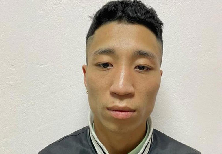  "Tú ông" môi giới bán dâm qua nhóm 'Checker Việt': Ngày 21/12/2021, Công an quận Long Biên, Hà Nội đã tạm giữ đối tượng Nguyễn Hải Đăng (SN 1992, trú tại Gia Lâm, Hà Nội) để điều tra về hành vi "Môi giới mại dâm". Trước đó, tổ công tác Công an quận Long Biên kiểm tra hành chính khách sạn trên địa bàn phường Ngọc Lâm, phát hiện tại 2 phòng có 4 người đang mua bán dâm. 