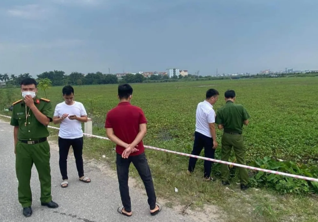  Người đàn ông tử vong dưới mương nước: Ngày 4/9, lực lượng chức năng Công an huyện Gia Lâm (TP Hà Nội) thông tin, phát hiện một thi thể người đàn ông tử vong dưới mương nước thuộc địa bàn xã Kiêu Kỵ, huyện Gia Lâm. Ngay sau khi nhận tin báo, cơ quan công an đã có mặt, phong tỏa hiện trường để điều tra nguyên nhân vụ việc.