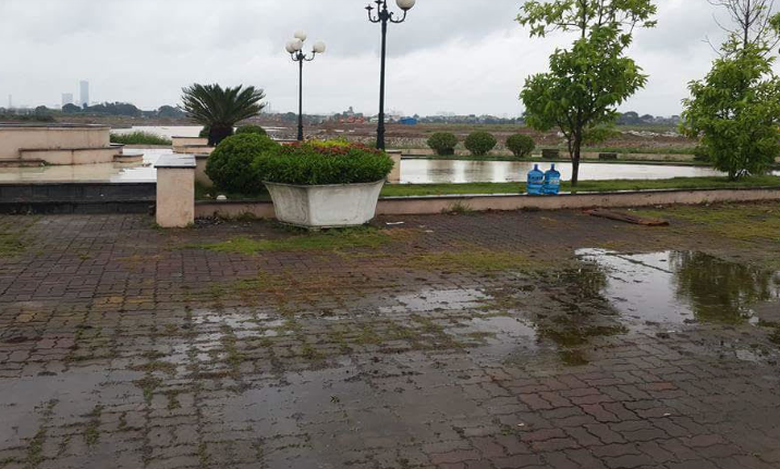 Theo hồ sơ vụ án, khoảng 20h ngày 9/10/2015, người dân phát hiện thi thể một cô gái ở khu vực đài phun nước trong dự án khu đô thị Nam An Khánh (huyện Hoài Đức). Lực lượng chức năng nhanh chóng xác định nạn nhân là chị S.H.T. (SN 1995, quê huyện Phú Thiện, Gia Lai). (Ảnh: Vietnamnet) 