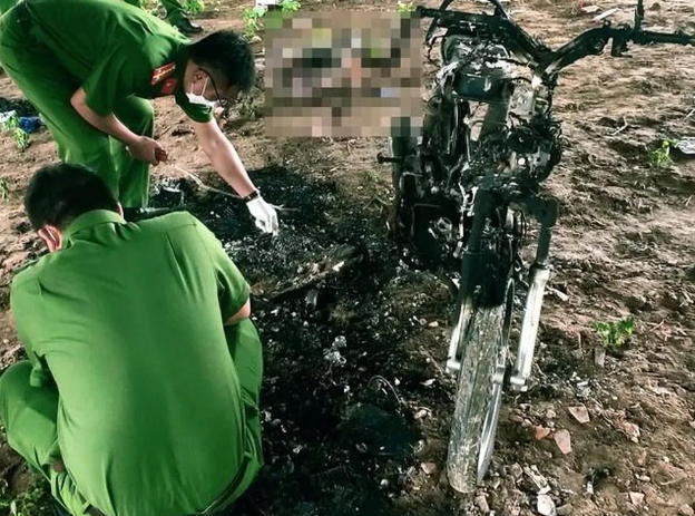  Phát hiện thi thể cháy đen trong căn nhà tôn: Sáng 7/9, người dân phát hiện một thi thể cháy đen trong nhà tôn tạm, cách trụ sở UBND phường 10, TP Vũng Tàu khoảng 50m nên đã trình báo cơ quan chức năng. Tại hiện trường, có một xe máy biển kiểm soát 72C2-317.10 cũng bị cháy trơ khung, cách vị trí nạn nhân vài bước chân. Hiện vụ việc đang được cơ quan chức năng điều tra, làm rõ. 