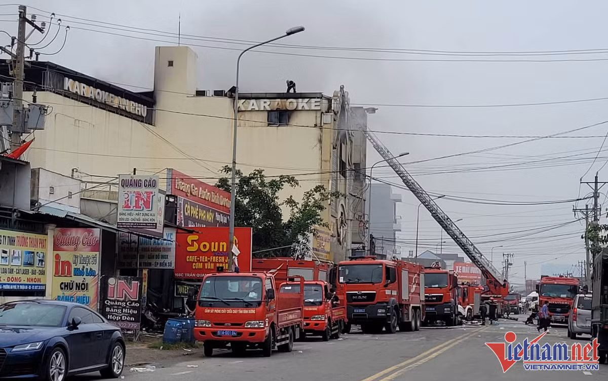 Thủ tướng Chính phủ Phạm Minh Chính đã gửi lời chia buồn sâu sắc tới thân nhân, gia đình người bị nạn; chỉ đạo UBND tỉnh Bình Dương tổ chức thăm hỏi, động viên, hỗ trợ vật chất, tinh thần gia đình người bị nạn; phối hợp Bộ Công an chỉ đạo các lực lượng chức năng tập trung khắc phục hậu quả, khẩn trương điều tra nguyên nhân vụ cháy, làm rõ trách nhiệm của các cá nhân, tổ chức liên quan, xử lý nghiêm vi phạm (nếu có). (Ảnh: Vietnamnet) 