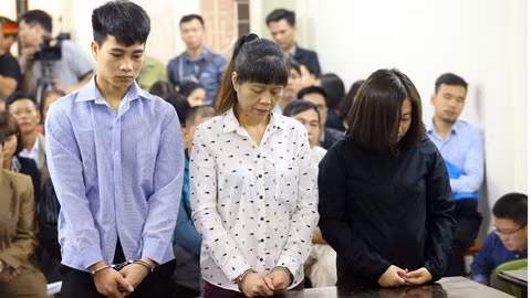 Sau đó, Công an TP Hà Nội đã quyết định khởi tố 3 bị can, gồm: Nguyễn Diệu Linh (chủ quán, ngụ phường Văn Quán, quận Hà Đông, Hà Nội), Hoàng Văn Tuấn (thợ hàn, quê Nghệ An) và Lê Thị Thì (chủ sử dụng lao động, ngụ quận Cầu Giấy, TP Hà Nội) để điều tra về hành vi vi phạm các quy định về PCCC. Tại phiên tòa ngày 27/3/2018, TAND TP Hà Nội đã tuyên phạt bị cáo Nguyễn Diệu Linh 9 năm tù, Hoàng Văn Tuấn 7 năm tù, Lê Thị Thì 7 năm tù về tội "Vi phạm các quy định về phòng cháy chữa cháy". 