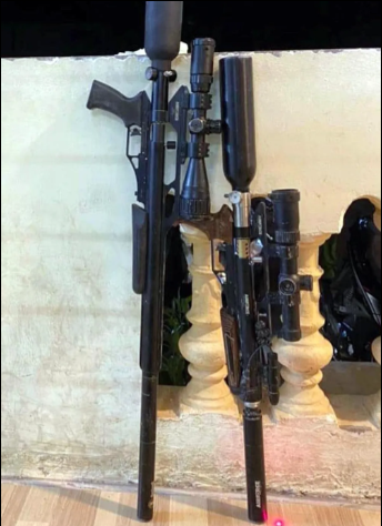  Bé 8 tuổi nghi trúng đạn tử vong: Ngày 9/9, Công an huyện Lục Ngạn, tỉnh Bắc Giang cho biết, tối 8/9, N.V.T. (31 tuổi, ở huyện Lục Ngạn) đón 4 người bạn sang nhà chơi. Một trong số khách trên mang theo khẩu súng hơi để rủ anh T. đi bắn chim. Nhiều nhân chứng cho hay khi mọi người đang uống nước, họ nghe tiếng nổ. Sau đó, cháu N.T.Y.N. (8 tuổi) ngồi gục xuống, chảy máu ở vùng cổ rồi tử vong. Hiện vụ việc đang được cơ quan chức năng điều tra, làm rõ. 