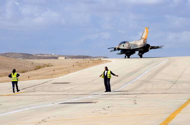 F-16I Sufa cũng được trang bị radar điều khiển APG-68(V9) tương tự F-16C/D Block 52+.