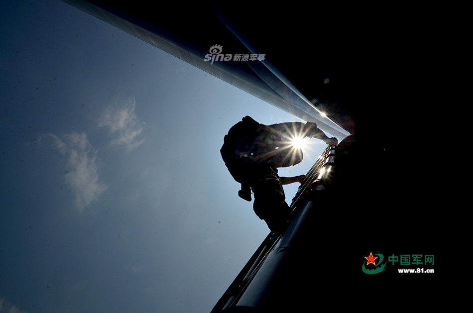 Tuy nhiên với sự chuẩn bị kỹ càng, lực lượng Võ cảnh của quốc gia này từng tuyên bố sẵn sàng đập tan mọi âm mưu khủng bố của những kẻ cực đoan trong và ngoài nước bằng mọi giá. Nguồn ảnh: 81cn.