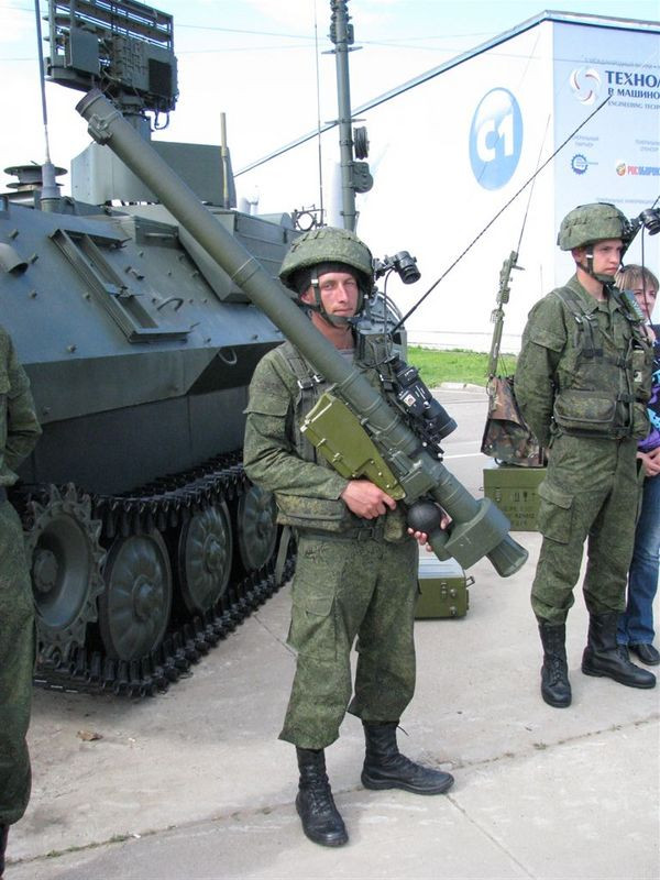 Loại tên lửa này sử dụng ba chế độ dẫn đường hiện đại nhất ngày nay bao gồm dẫn đường bằng tia cực tím và hai chế độ dẫn đường bằng tia hồng ngoại. Nguồn ảnh: EngRussia.