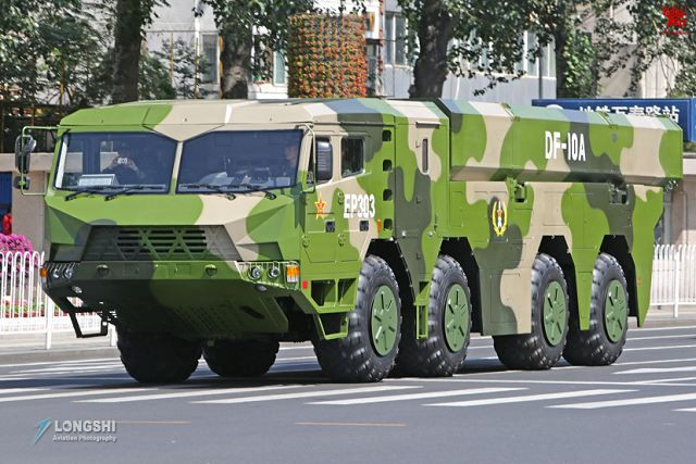 "Hồng Điểu" là series tên lửa hành trình sử dụng động cơ phản lực tua-bin cánh quạt được xây dựng dựa trên phiên bản X-600. Các loại tên lửa trong họ Hồng Điểu được cho là có tầm bắn từ 600 tới trên 3000 km. Nguồn ảnh: Longshi.