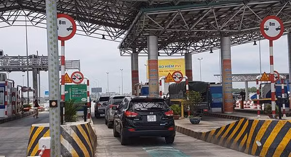 Nhiều chủ phương tiện chưa mặn mà với thu phí tự động không dừng