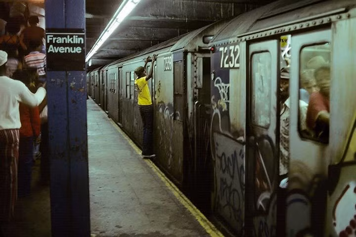 Tuy nhiên loạt ảnh của Spiller không lột tả được hết mức độ nguy hiểm do tội phạm trong hệ thống tàu điện ngầm New York.