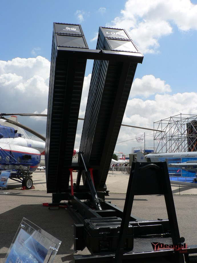 Bắt đầu được đưa vào phục vụ trong quân đội Israel từ năm 2007, tên lửa LORA của Israel nổi tiếng với tính năng lập trình lại quỹ đạo bay, cho phép nó có đường bay lắt léo để tránh bị hệ thống phòng không của đối phương đánh chặn. Nguồn ảnh: Deagel.