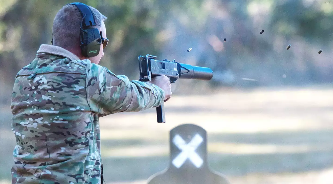 Tới tận ngày nay, các phiên bản và biến thể của khẩu MAC-10 vẫn tiếp tục được ra đời dù quá trình sản xuất khẩu súng này chỉ kéo dài trong bốn năm từ năm 1970 tới năm 1973 thì kết thúc. Nguồn ảnh: Flickr.