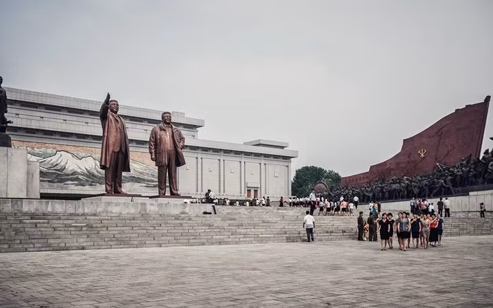 Người dân Triều Tiên tập trung tại khu vực quảng trường trung tâm thủ đô Bình Nhưỡng.