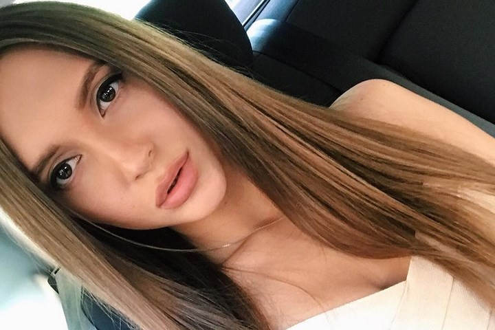 Ngoài hình thể bốc lửa, nữ trọng tài Kostyunina còn sở hữu một gương mặt đẹp lôi cuốn.