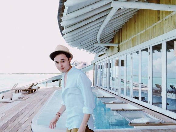 Nam ca sĩ cũng dành cho mình nhiều thời gian để đi du lịch khắp thế giới