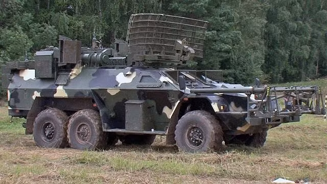 Ngoài ra, các phiên bản chống bạo động của loại xe này còn được trang bị nhiều thiết bị phục vụ cho việc giải tán đám đông như hệ thống phá sóng, loa công suất lớn hay vòi phun nước áp lực mạnh. Nguồn ảnh: Wiki.