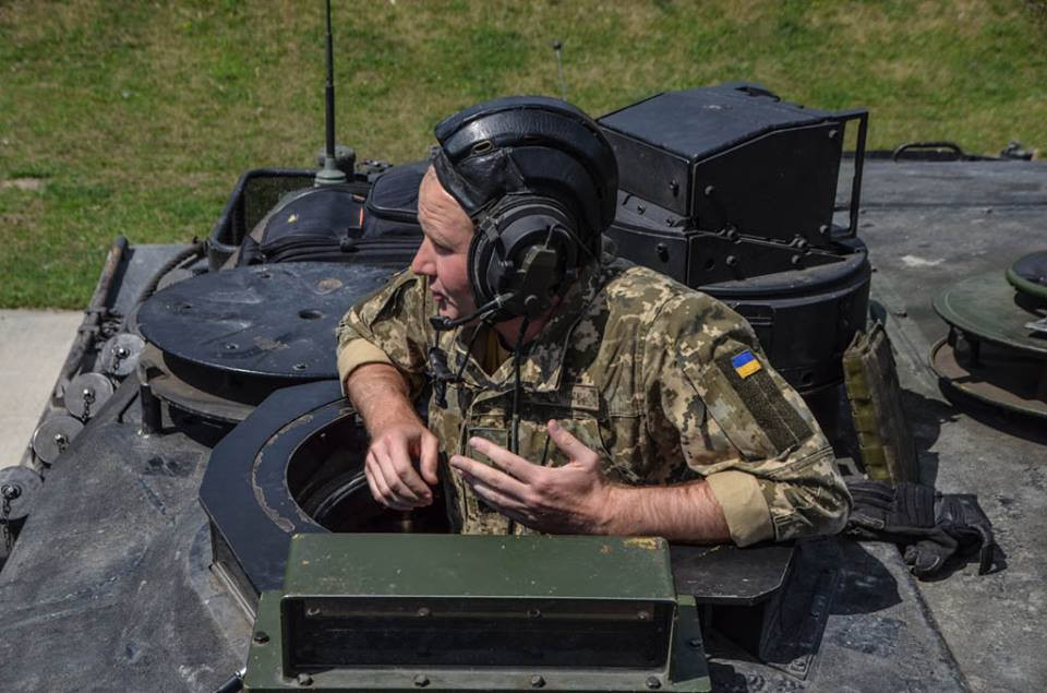 Kíp chiến đấu của xe tăng Ba Lan tham gia giải thi đấu. Nguồn ảnh: BKP.