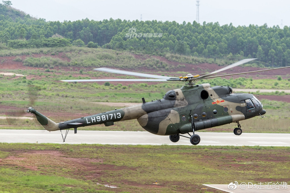 Được trang bị 2 động cơ Klimov VK-2500PS-03 với công suất 2400 sức ngựa mỗi động cơ, loại trực thăng này có khả năng cất cánh với tọng lượng tối đa lên tới 13 tấn - nghĩa là gần gấp đôi trọng lượng rỗng của nó. Nguồn ảnh: Chinanews.