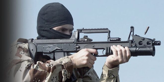 Được ra đời từ năm 2007 và bắt đầu được đưa vào sản xuất hàng loạt từ năm 2013 để chuyên trang bị cho lực lượng đặc nhiệm Nga, khẩu súng trường tấn công bullpup mang tên ADS là một trong những khẩu súng chuyên bắn dưới nước hiện đại nhất hiện nay. Nguồn ảnh: Rostrino.