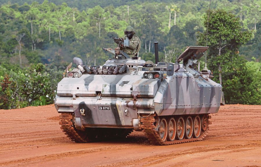 Phần mặt trước của thiết giáp M113 phiên bản mang theo cối 81mm của quân đội Malaysia. Nguồn ảnh: Malaysiadef.