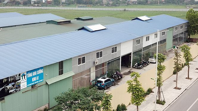 Nhưng thực tế, vào năm 2017, phía Công ty TNHH thực phẩm Thông Tấn đã tiến hành cho thi công xây dựng, sửa chữa hàng loạt nhà xưởng tại khu đất của đơn vị này được cấp. Theo đó, nhiều hạng mục công trình mọc lên đều không có giấy phép xây dựng.