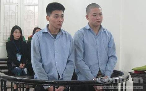 Các đối tượng Nguyễn Văn Chiến và Nguyễn Đức Tuấn phạm tội “giết người” do ghen tuông khi đang ở tuổi vị thanh niên