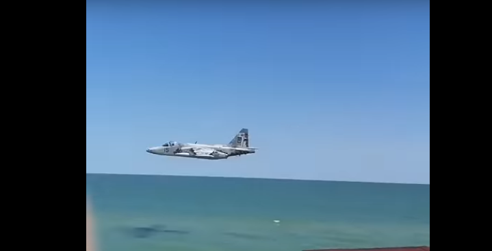 Theo nhiều chuyên gia nhận định, đây là độ cao cực kỳ nguy hiểm vì chỉ một chút sai sót cũng sẽ khiến phi cơ xảy ra tai nạn và khi xảy ra tai nạn ở độ cao này, phi công sẽ không thể kịp giật dù thoát ra ngoài.