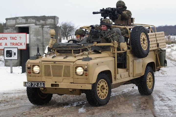 Phiên bản WMIK là xe đặc nhiệm, dùng cho trinh sát, yểm trợ cận chiến và tuần tra