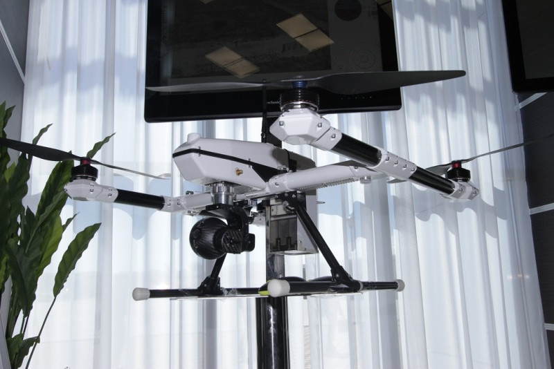 Máy bay không người lái bốn cánh mang tên Albatross, một sản phẩm của công ty mang tên StilSoft ở Stavropol. Điểm đặc biệt của loại máy bay không người lái này đó là nó có cả bản dân sự và quân sự. Nguồn ảnh: ExpoRu.